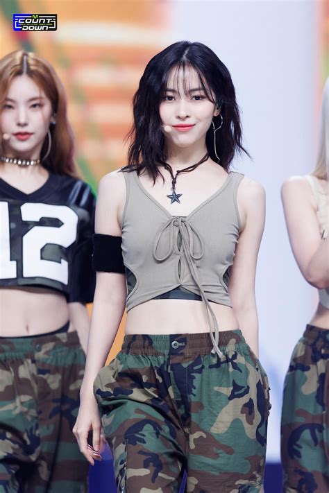 230829 ITZY - CAKE (230824 M Countdown Stage Pics) : r/ITZY