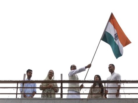 Union Minister Shivraj Singh Chouhan hoists tricolour at his Bhopal ...