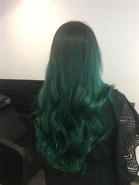 Green ombré/balayage | Dark green hair, Green hair, Green hair dye