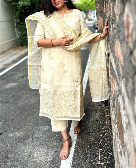 Onam Gold print Kota doria – TheVanyas