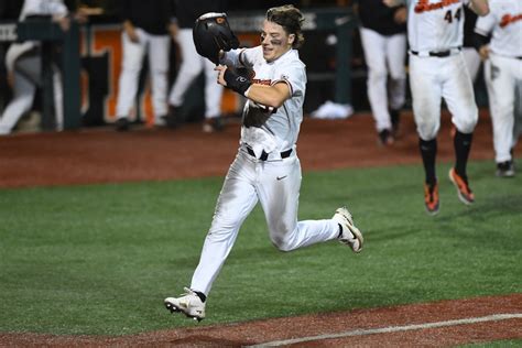 Oregon State Beavers survive New Mexico State with walk-off walk in ...