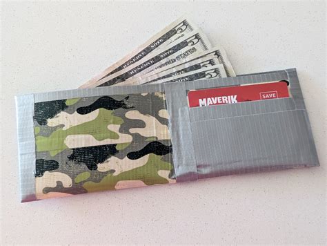 How to make a duct tape wallet the super easy way - My Silly Squirts
