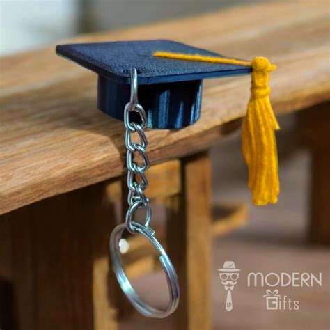 Graduation Hat Keychain – Modern Gifts