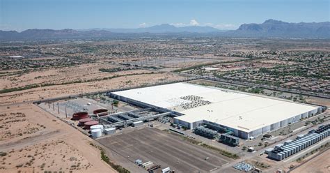 Aerial view of the Apple Data Center in Mesa near Phoenix - Green Web ...