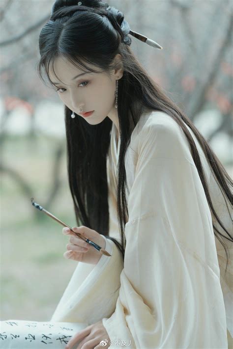 Ghim của 巧云 吳 trên 名族服飾 trong 2023 | Đôn hoàng