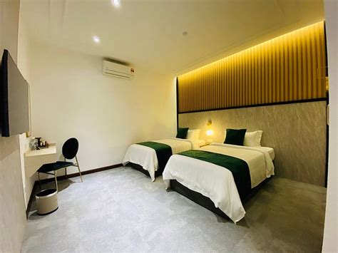 SIGNEL POSHTEL, THE RARE GEM OF NORTH BORNEO, Kota Kinabalu, Sabah (₹̶ ...