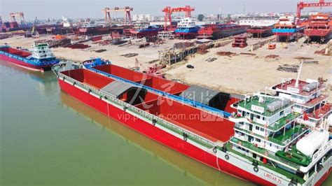 湖北宜昌：船舶建造忙-人民图片网