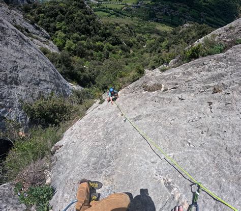 Multi-pitch climbing in the Pyrenees - DirectMountain