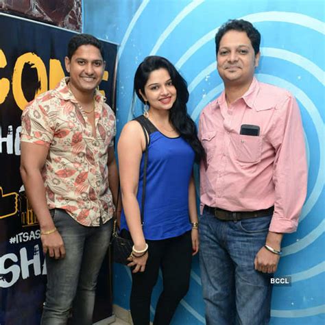Hema poses with Karthik during a Weekend party at Small World Pub ...