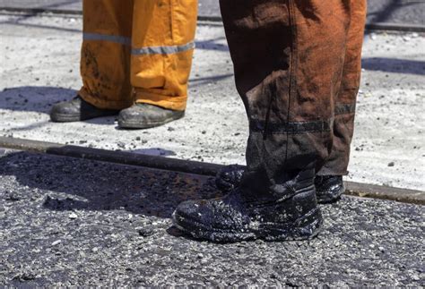 How to Remove Tar from Clothes: Simple Solutions for Quick and Easy ...
