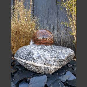 Maggia Brunnen mit drehender Granitkugel - Monolithique