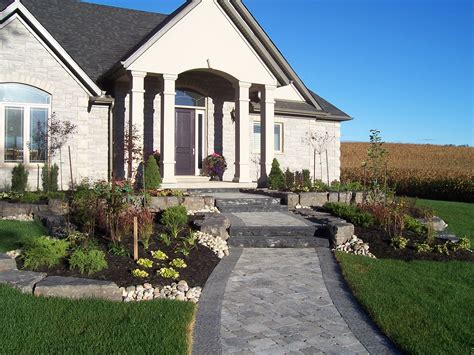 10+ Front Entrance Walkway Landscaping