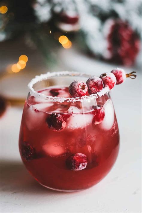 Frosted Cranberry Vodka Cocktail - HowdyKitchen