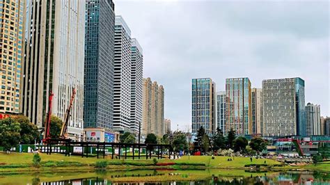 亚洲第一大小区贵阳花果园，常住人口68万，就像一座城中城,旅游,旅途风光,好看视频