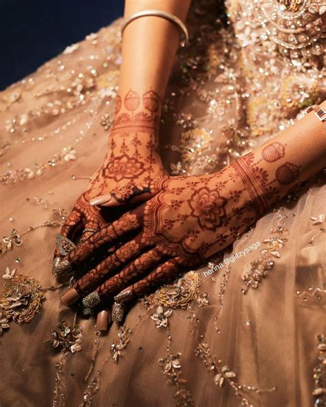 40+ Easy Henna Designs for Beginners for Your Hands & Feet