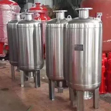 兰州水泵气压罐厂家,供水气压罐安装产品大图