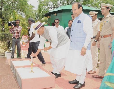 Home Minister Shri Rajnath Singh lays foundation stone for 2 Solar ...