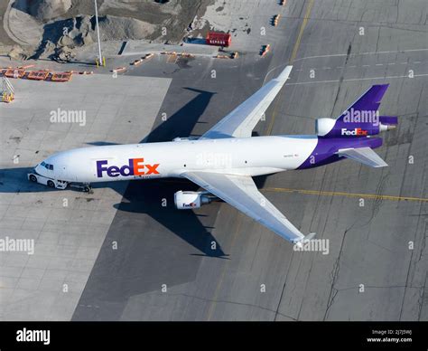 Fedex cargo md11 hi-res stock photography and images - Alamy