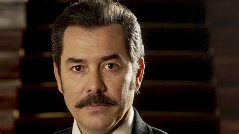 Fikret Kuskan kao Mustafa Kemal Ataturk - Najbolje Turske serije sa ...