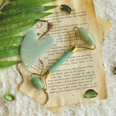 Buy Green Jade Roller & Gua Sha Facial Combo Online in India ...