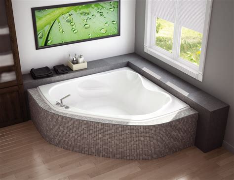 Tiled Corner Jacuzzi Tub