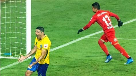 ISL: Kerala Blasters stun table-toppers Mumbai City FC, clinches 3-0 ...