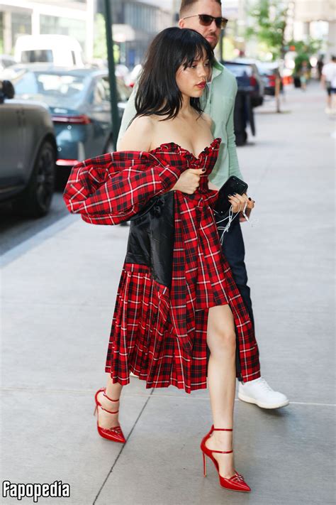 Jenna Ortega Nude Leaks - Photo #6851927 - Fapopedia