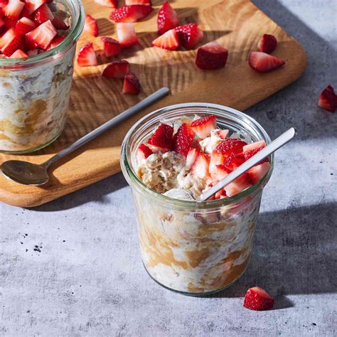High-Protein Strawberry & Peanut Butter Overnight Oats
