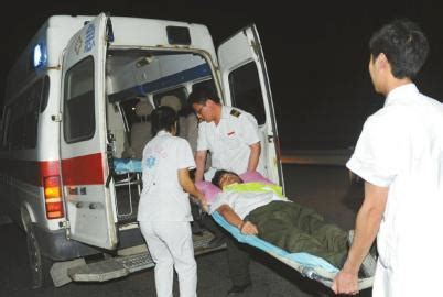 躺着出院难回家 救护车只接不送？(图)-搜狐新闻