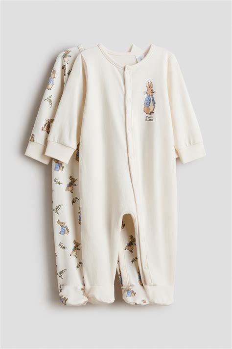 Cream/Peter Rabbit 2-pack sleepsuits with full feet for kids | H&M IN