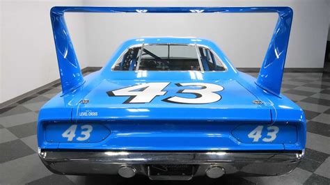 This 1970 Plymouth Superbird Richard Petty Replica Is Pure Nostalgia ...