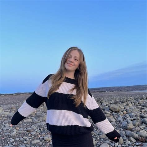 Julie - English teacher - ₹1365/h