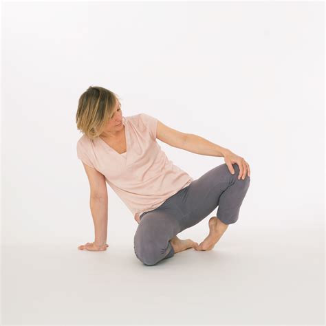Ankle stretch | Ekhart Yoga