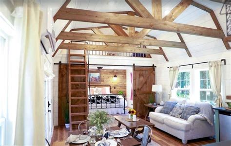 13 Romantic Cabins in Texas: Secluded Cabins for Couples (2021)