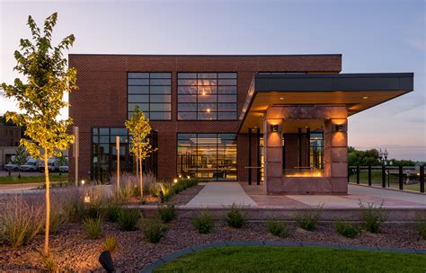 Large Office Building 的图像结果