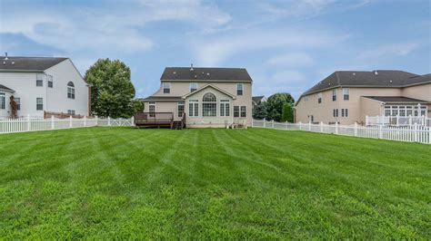 Average Backyard Size: What Size Do You Need? - BackyardBooster.com