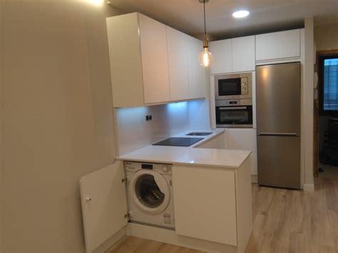 Cocina blanco supermate | Remodelación de cocina pequeña