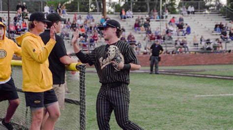 Red-hot Elks stay sizzling with third straight sweep — Bend Elks ...