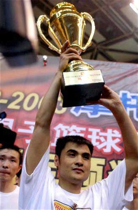 中国篮球历史十大球星 篮球教父入选姚明最伟大