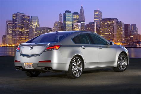 Acura TL (2009) - picture 7 of 14