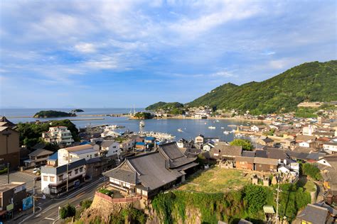 Scenic Japanese Coastal Town – Tomonouras Picturesque Harbor | Offbeat Japan