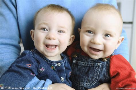 幸福姐妹花 双胞胎宝宝照片 - 宝宝照片