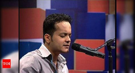 Singer Naveen J. Anthraper on Athmeeya Yathra TV - Times of India