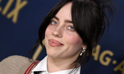 The $10 Drugstore Eyeliner Billie Eilish Can’t Go Without on Tour