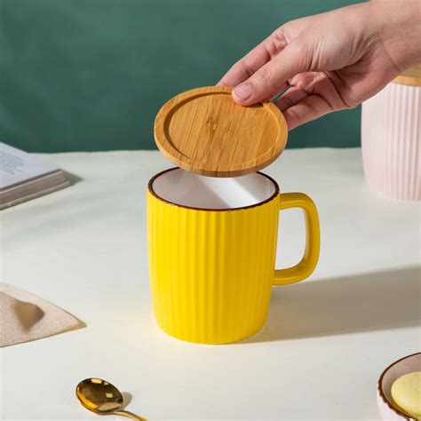 Ceramic Mug with Wooden Lid Yellow