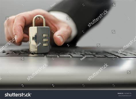 Hand Next to Broken Computer 的图像结果