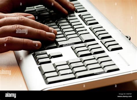 Offiice Hands Computer 的图像结果