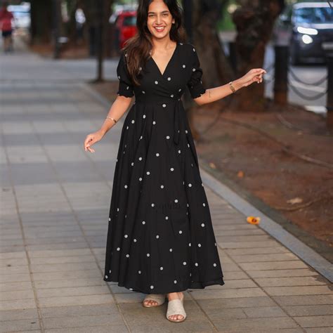 Black Polka dots Cotton warp gown – Studio Thari