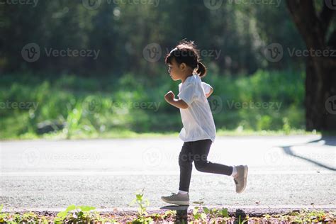 Running Children 的图像结果