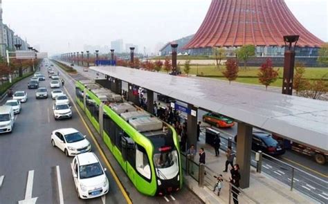 China Begins Operation Of World's First Trackless Train